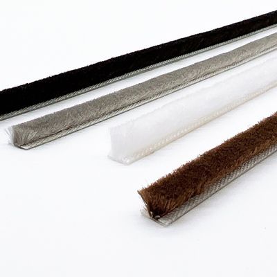 อพาร์ทเม้นท์ CLJ แปรงผม สภาพอากาศ ถอนสําหรับหน้าต่าง ภายใต้ประตู Jamb Outdoor Automotive Seal Strip สีดํา