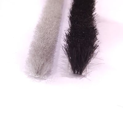 3-25mm ความสูงของค้อน CLJ Epdm ประตูและหน้าต่าง Weatherstrip Gap Blocker Insulation Seal Strip With Self Adhesive Tape
