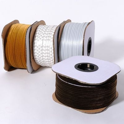 เส้นยางทรงตรา T เส้นยางหน้าต่างสภาพอากาศสําหรับวัสดุ 100% PP สีดํา/สีเทา/สีน้ําตาล/สีขาว/สีอื่น ๆ
