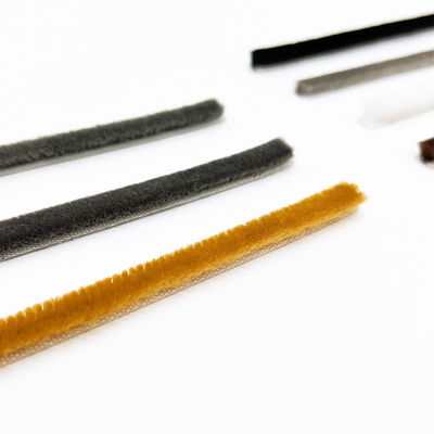 โลมิเนียม Window Mohair Weatherstrip พายสตริปสภาพอากาศสําหรับอพาร์ทเมนต์และหน้าต่าง