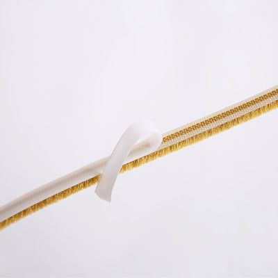 น้ํากันฝุ่นกันฝุ่น Extrusive หลังค้อน สายสภาพอากาศสําหรับหน้าต่างและประตู