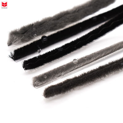 การออกแบบที่ทันสมัย Custom Wool Pile Door Seal Strip Brush Height 3-25mm สําหรับการปิดยาวนาน