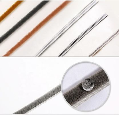 อุตสาหกรรม Pile อากาศ Stripping Brush สําหรับกระจกเลื่อน 100%PP Pile Brush ความสูง 3-25mm / ความกว้าง 3-50mm