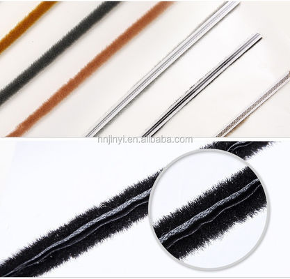 สีบ้าน สีดํา / สีเทา / สีน้ําตาล / สีขาว / อื่น ๆ ผลิต ผืนพลาสติกกันกระแทก สายสภาพอากาศที่มีปีกสําหรับประตูเลื่อน