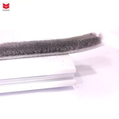 ผูกติดกันลมสภาพอากาศ สายสล็อปประตู รางประตูสกัดประตู ด้านล่างของประตู สายสล็อปด้วย 100% PP ค้อน