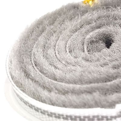 100% PP Wool Pile Aluminum Window Weather Strip สําหรับเครื่องประกอบหน้าต่างและประตู สี ดํา/เทา/น้ําตาล/ขาว/อื่นๆ