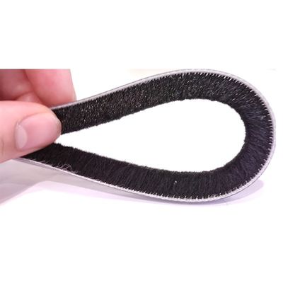 100% PP Wool Pile Aluminum Window Weather Strip สําหรับเครื่องประกอบหน้าต่างและประตู สี ดํา/เทา/น้ําตาล/ขาว/อื่นๆ