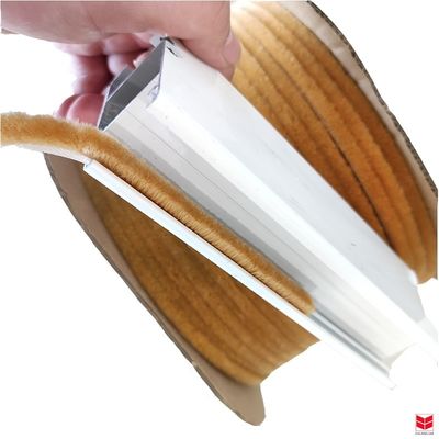 โมเดิร์นเบา เนื้อผ้าแปรงค้อน สภาพอากาศ Stripping สําหรับประตูเลื่อน