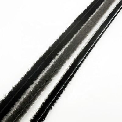 3-50 มิลลิเมตร ความกว้างของค้อน Anti Dust Brush Seal เส้นสภาพอากาศสําหรับ Windproof และ Dustproof Door Window Solution